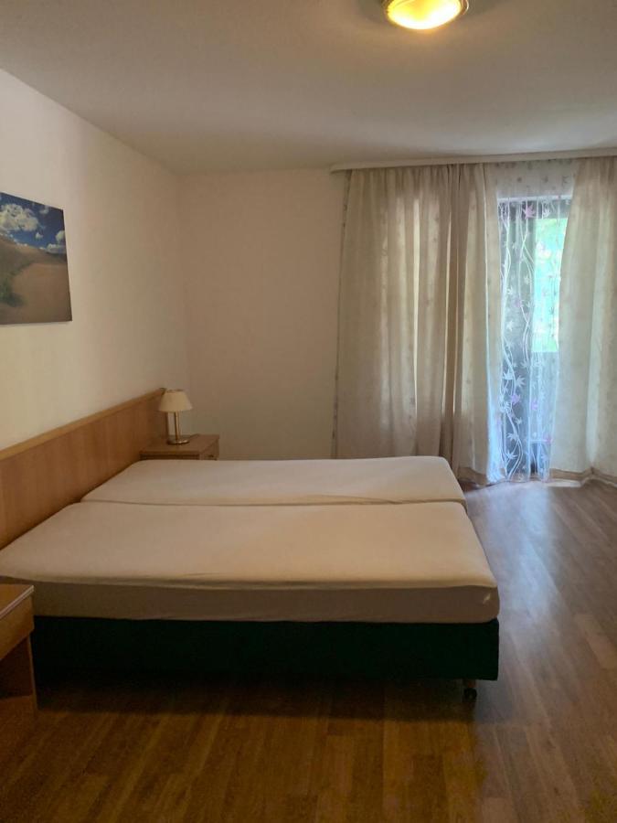 Grando Sukredo Hotel Гамбург Экстерьер фото